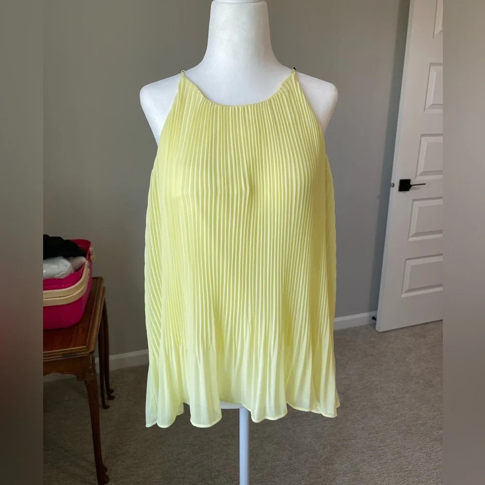 3/$20 Yellow Tank - Picture 1 of 3